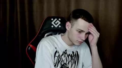 robert10211 online show from February 2025 07:21:01 PM