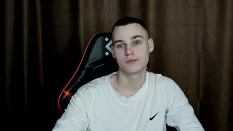 robert10211 online show from February 2025 07:10:02 PM