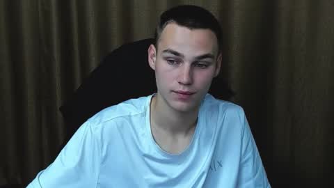 robert10211 online show from September 2025 08:08:01 PM