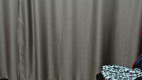 robert10211 online show from September 2025 07:58:02 PM