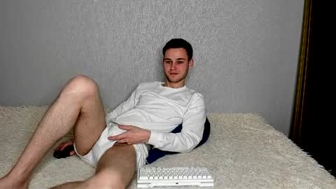 Snapshot of robert10211 chatting on April 2026 06:17:01 PM robert10211 online show from April 2026 06:17:01 PM