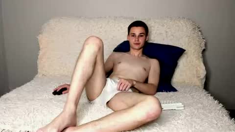 Snapshot of robert10211 chatting on June 2026 02:05:01 AM robert10211 online show from June 2026 02:05:01 AM