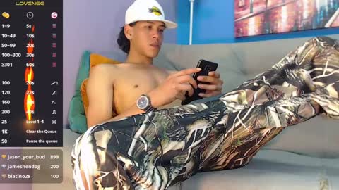 robert_kingg online show from January 2025 07:59:01 AM