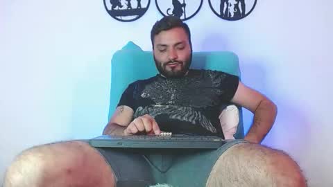 Snapshot of robert_leroy chatting on November 2025 03:12:02 PM Stiven - online show from November 2025 03:12:02 PM