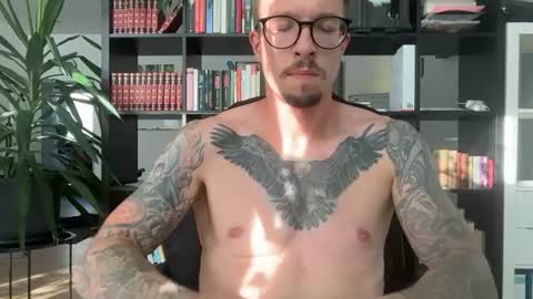 robert_x666 online show from June 2026 04:44:01 PM