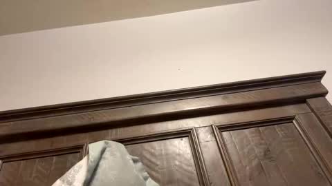 robertjamee online show from November 2025 03:41:01 AM