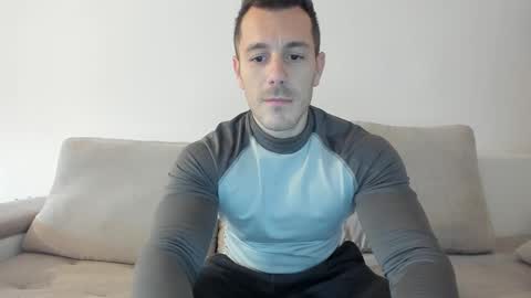 roberto4ever online show from March 2025 10:16:02 AM