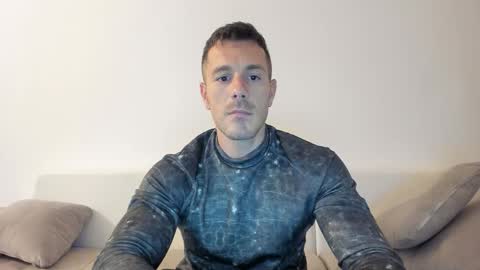 roberto4ever online show from October 2025 02:46:02 PM