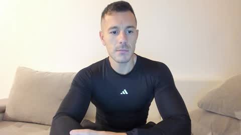 roberto4ever online show from October 2025 04:24:01 AM