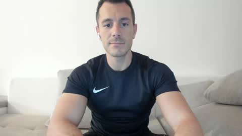Snapshot of roberto4ever chatting on May 2026 09:36:02 AM roberto4ever online show from May 2026 09:36:02 AM