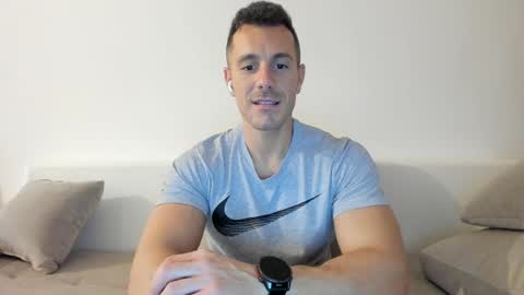 Snapshot of roberto4ever chatting on May 2026 12:45:02 PM roberto4ever online show from May 2026 12:45:02 PM