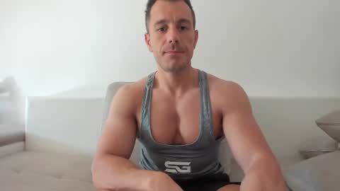 Snapshot of roberto4ever chatting on June 2026 05:20:02 AM roberto4ever online show from June 2026 05:20:02 AM