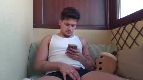 Snapshot of roberto_twink1 chatting on March 2026 06:41:02 AM Roberto online show from March 2026 06:41:02 AM