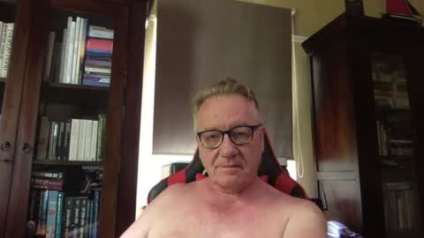 RobertTheRabbit online show from December 2024 08:21:01 AM