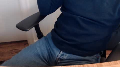 Snapshot of robidan6923 chatting on December 2025 02:00:01 PM robidan6923 online show from December 2025 02:00:01 PM