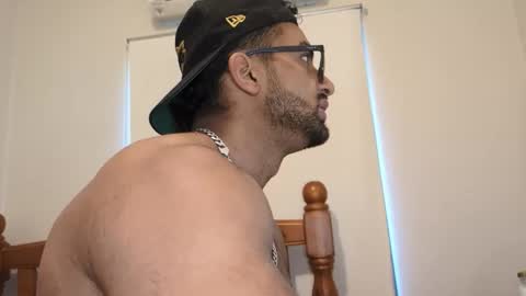 robin1036 online show from April 2026 02:06:01 AM