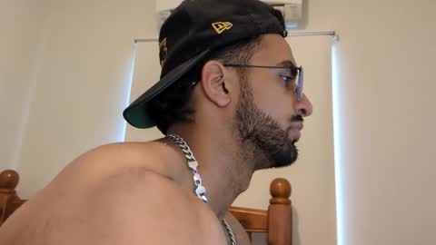 robin1036 online show from April 2026 06:39:01 AM