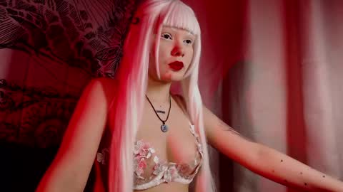 Snapshot of robin_harrington chatting on April 2026 12:32:01 AM Ronin online show from April 2026 12:32:01 AM