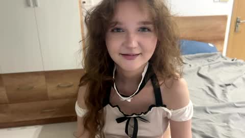 Snapshot of robynsentinella chatting on June 2026 06:52:01 PM robynsentinella online show from June 2026 06:52:01 PM