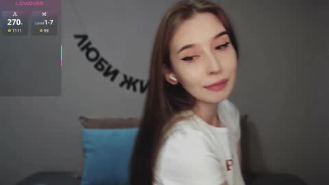 Snapshot of rocketsgirl chatting on October 2025 05:51:02 AM rocketsgirl online show from October 2025 05:51:02 AM