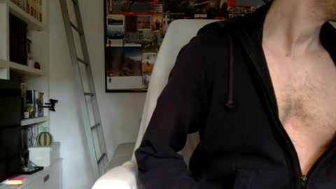 Snapshot of rocketviper chatting on May 2026 02:55:01 PM RocketViper online show from May 2026 02:55:01 PM