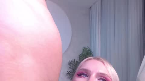 Snapshot of rockstarsgames chatting on November 2025 05:51:02 AM Lina and Den online show from November 2025 05:51:02 AM