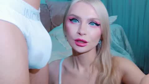 Snapshot of rockstarsgames chatting on December 2025 05:55:02 AM Lina and Den online show from December 2025 05:55:02 AM