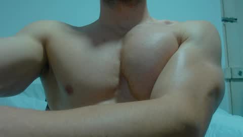 Snapshot of rocky_muscle chatting on May 2026 04:40:02 AM rocky muscle online show from May 2026 04:40:02 AM