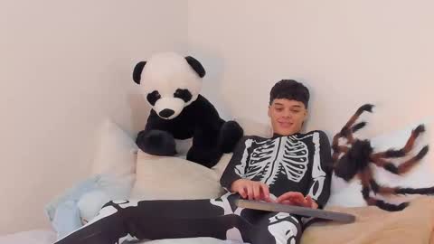 RockyWood20CM online show from October 2025 10:42:01 PM