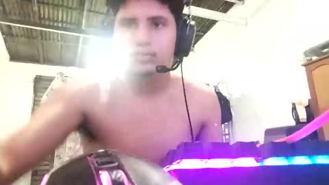 Snapshot of rodri1k chatting on May 2026 03:44:01 AM rodri1k online show from May 2026 03:44:01 AM