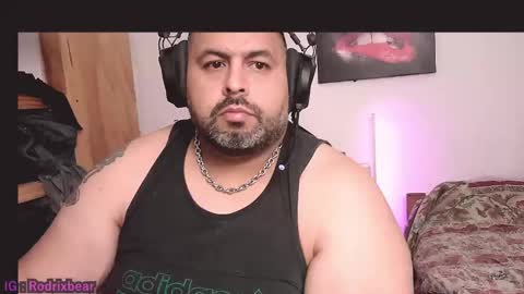 rodrixxx54 online show from November 2025 02:33:01 AM