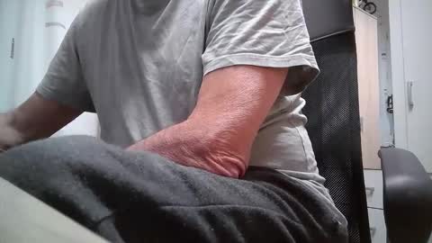 Snapshot of roger_peter chatting on January 2026 02:31:01 PM roger_peter online show from January 2026 02:31:01 PM