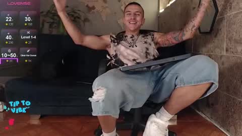 Snapshot of rogert_xx chatting on February 2025 01:22:01 AM Rogert online show from February 2025 01:22:01 AM