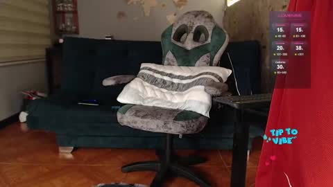 Snapshot of rogert_xx chatting on October 2025 01:48:02 AM Rogert online show from October 2025 01:48:02 AM