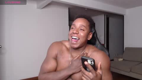 Snapshot of rogger_physique chatting on January 2025 03:05:02 AM Rogger online show from January 2025 03:05:02 AM