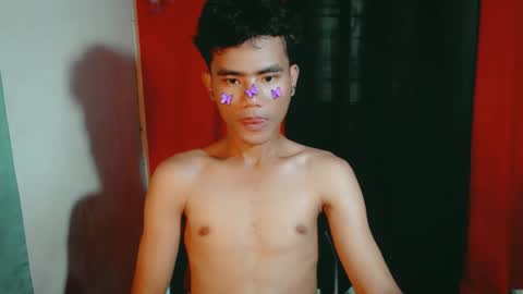 Snapshot of roianboyyy chatting on May 2026 05:01:02 AM roianboyyy online show from May 2026 05:01:02 AM