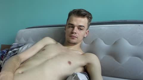 taylor fox online show from October 2025 10:12:02 AM