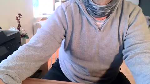 Snapshot of rolandloser1000 chatting on January 2025 09:48:02 AM rolandloser1000 online show from January 2025 09:48:02 AM