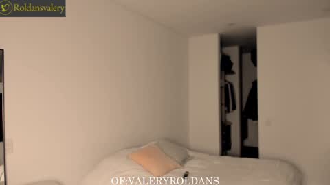 Valery Roldans online show from December 2024 02:49:02 AM