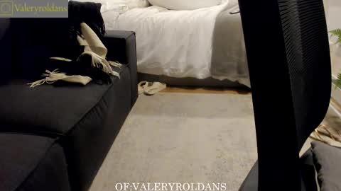 Valery Roldans online show from November 2025 11:36:02 PM