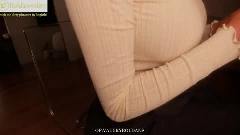 Snapshot of roldansvalery chatting on April 2026 01:00:01 AM Valery Roldans online show from April 2026 01:00:01 AM