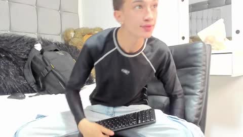 twink juli online show from January 2025 02:02:02 PM