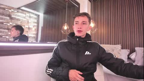 twink juli online show from January 2025 03:59:01 AM