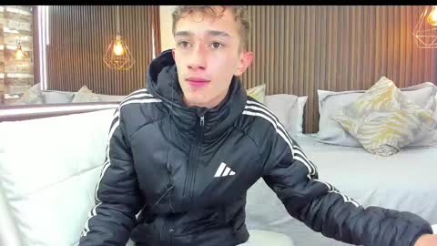 twink juli online show from March 2025 12:09:01 PM