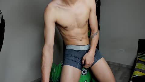 Snapshot of rolling_05 chatting on March 2026 06:57:01 PM rolling_05 online show from March 2026 06:57:01 PM