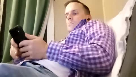 Snapshot of rollinhard2525 chatting on December 2024 07:00:01 AM rollinhard2525 online show from December 2024 07:00:01 AM