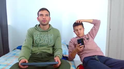 Snapshot of rolos_hot32 chatting on March 2025 10:32:01 PM rolos_hot32 online show from March 2025 10:32:01 PM