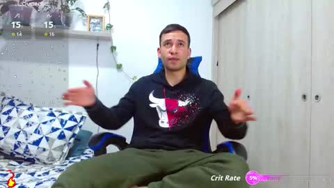 Snapshot of rolos_hot32 chatting on November 2025 07:12:02 PM rolos_hot32 online show from November 2025 07:12:02 PM