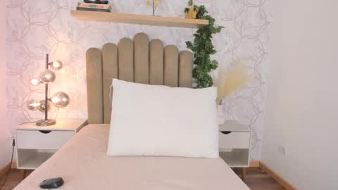   online show from October 2025 12:15:01 PM