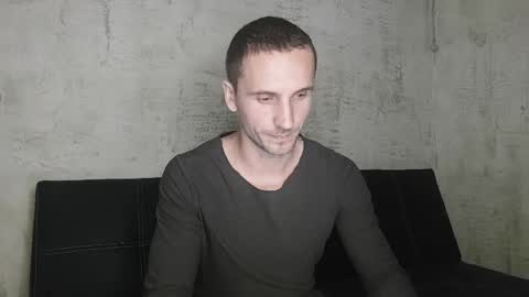 Snapshot of romangold4 chatting on April 2026 05:37:01 PM romangold4 online show from April 2026 05:37:01 PM